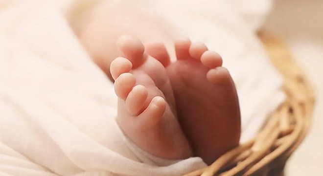 Nefes almakta güçlük çeken İngiliz ailenin bebeği öldü