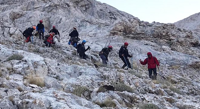 Niğde de mahsur kalan 8 dağcı kurtarıldı