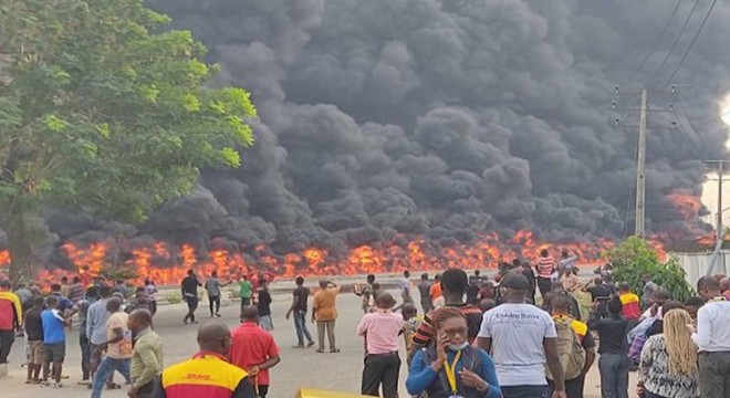 Nijerya’da petrol taşıyan tankerde patlama