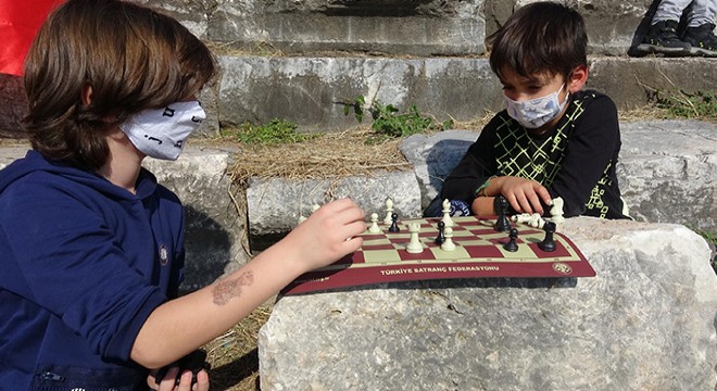 Nysa Antik Kenti nde 2 bin yıl sonra satranç oynandı
