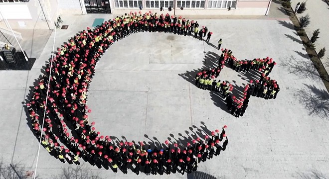Öğrencilerden Mehmetçiğe özel video