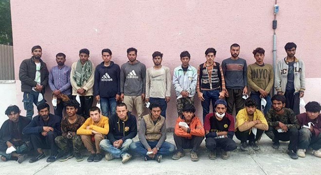 Osmaniye’de 42 kaçak göçmen yakalandı