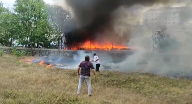 Otluk alandaki yangına helikopterle müdahale