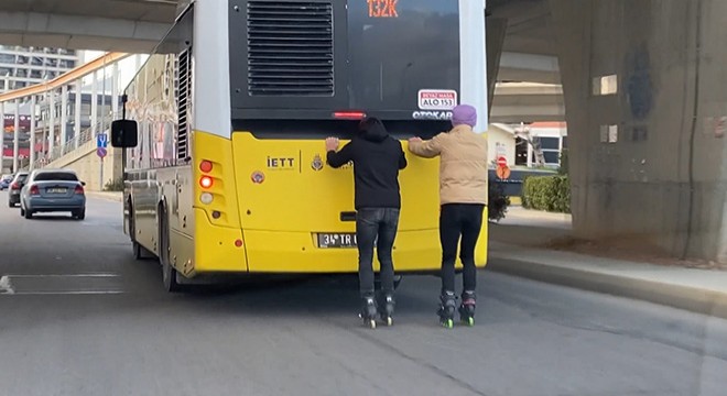 Otobüse tutunan patenli gençlerin tehlikeli yolculuğu