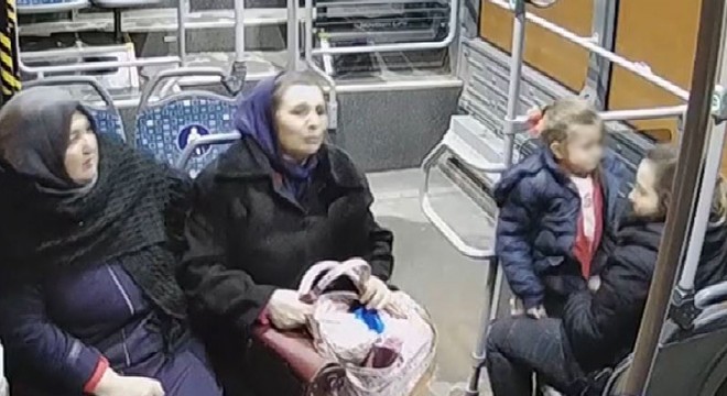 Otobüste fenalaşan çocuğu sürücü hastaneye yetiştirdi