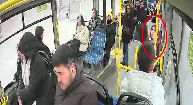 Otobüste fenalaşan yolcuyu hastaneye yetiştirdi