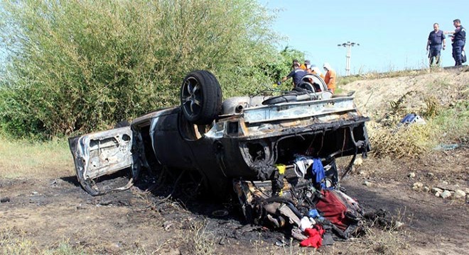 Otomobil traktöre çarptı: 7 yaralı