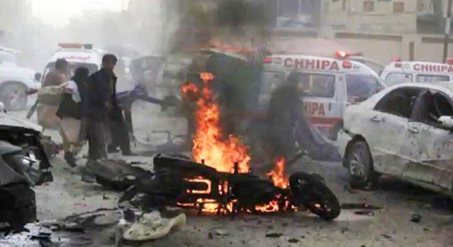 Pakistan da bombalı saldırı: 16 yaralı