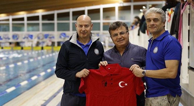 Paletli Yüzme Dünya Kupası nda Türk sporculardan madalya