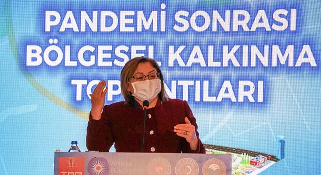 Pandemi sonrasında Antalya ya 20 milyon turist hedefi