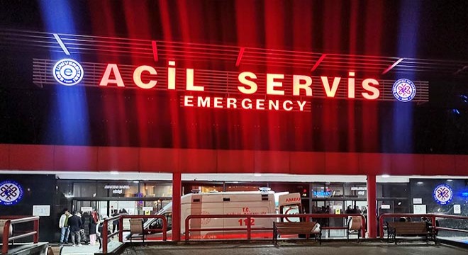 Parkta dehşet: 2 yaşındaki Samet’i boğazından yaraladı