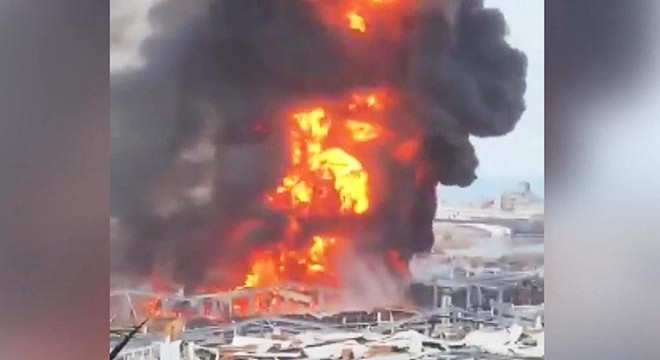 Patlamanın gerçekleştiği Beyrut Limanı’nda yangın
