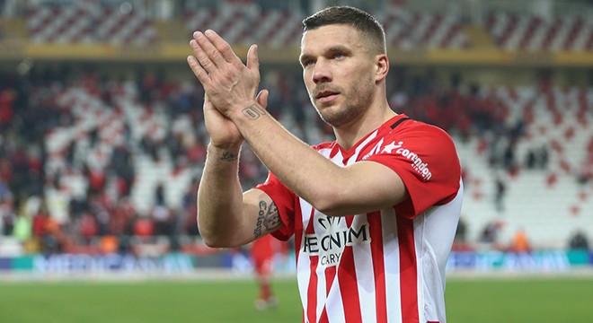 Podolski: Felsefem; şehir ve takım için savaşmak