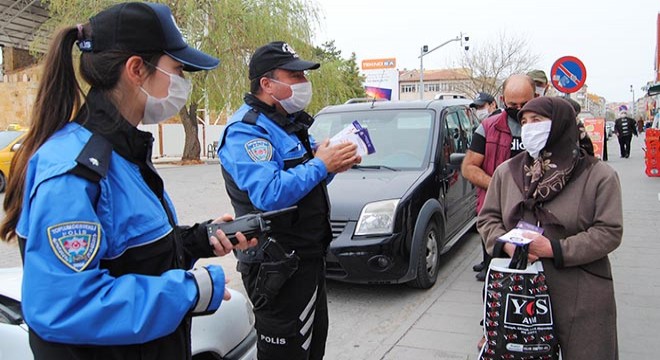 Polisten koronavirüs dolandırıcılarına karşı broşürle uyarı