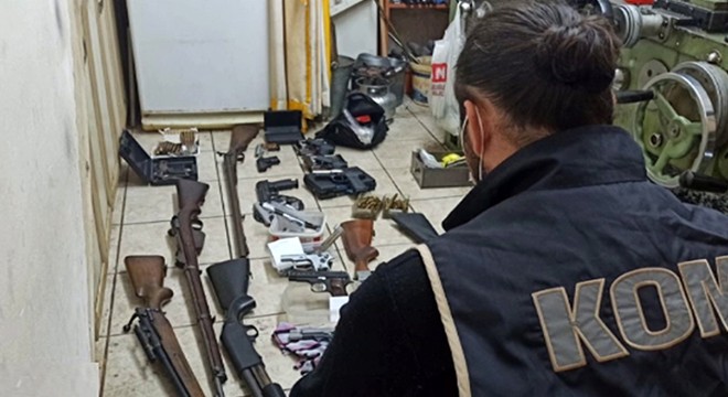Polisten silah ticareti operasyonu: 10 gözaltı