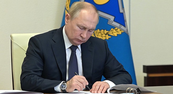 Putin, Ukrayna’nın ilhak edilen 4 bölgesinde sıkıyönetim ilan etti