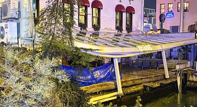 Restoranın olduğu iskele çöktü: 4 yaralı