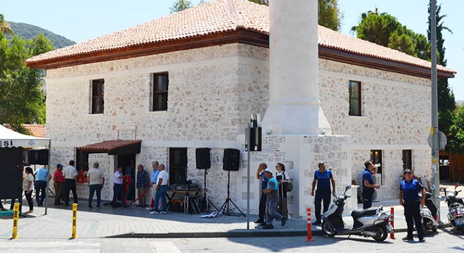 Restore edilen tarihi cami yeniden açıldı