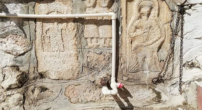 Roma duvarına plastik çeşme kaldırıldı