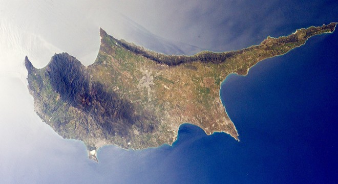 Rum basını: Buzlar erirse Kıbrıs üçe bölünecek