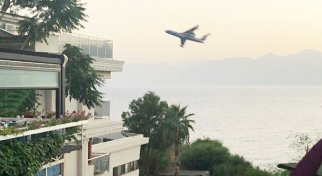 Rus pilot, Antalya kuleyi yanlış anlamış