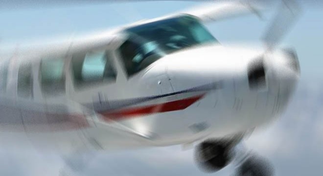 Rusya’da küçük uçak, su dolu kuyuya düştü