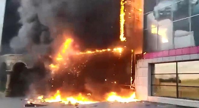 Rusya’da otelde dev yangın