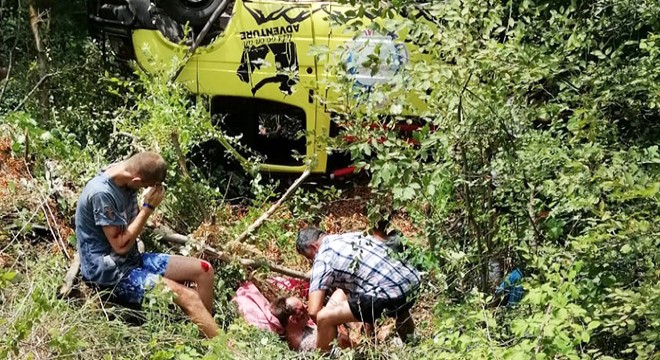 Safari cipi devrildi: 7 si turist 11 yaralı