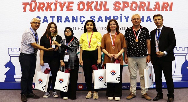 Satranç şampiyonasına, Antalya okulları damga vurdu