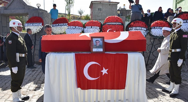 Şehit Piyade Sözleşmeli Er Özbek, son yolculuğuna uğurlandı