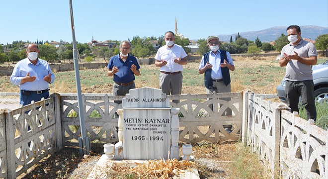 Şehit öğretmen Metin Kaynar, mezarı başında anıldı