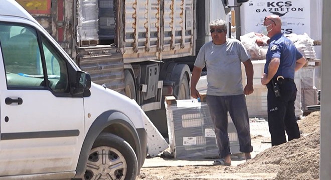Seramik yüklü paletin altında kalan kamyon şoförü öldü