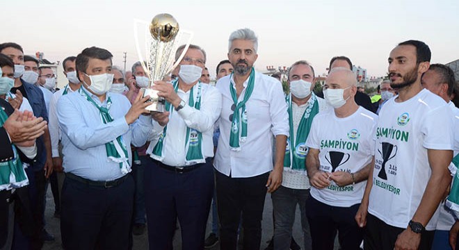 Serik Belediyespor da şampiyonluk kutlaması