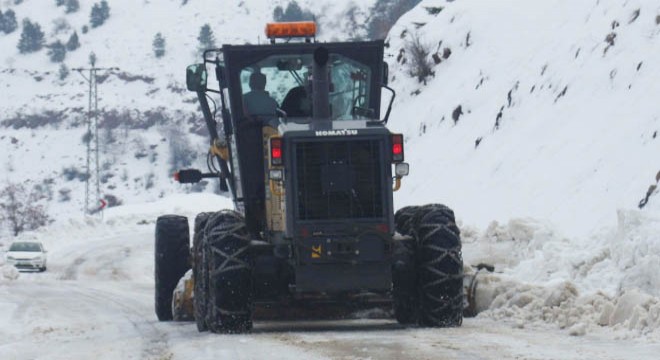 Sincikte kar yağışından dolayı 9 köy yolu kapandı
