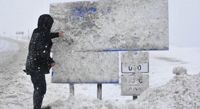Sivas ta kar etkili oldu, 24 köy yolu kapandı