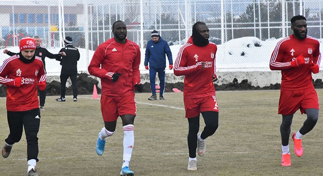 Sivasspor, Alanyaspor maçı hazırlıklarını 2 eksikle sürdürdü