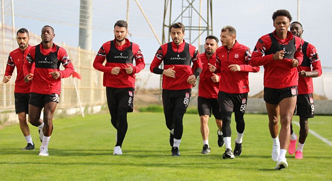 Sivasspor Antalya kampında çalışmalarını sürdürdü