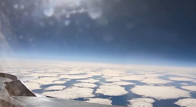 Stratosfer, Rus savaş uçağının kokpitinden görüntülendi