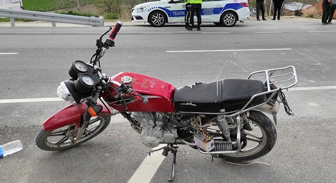 TIR, motosiklete çarptı; 10 yaşındaki çocuk ağır yaralandı