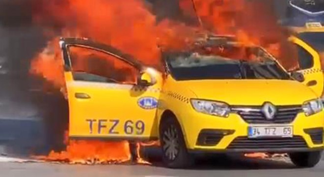 Taksi alev alev yandı
