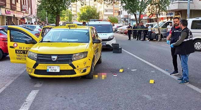 Taksi şoförü cinayetinde baba ile oğlu tutuklandı