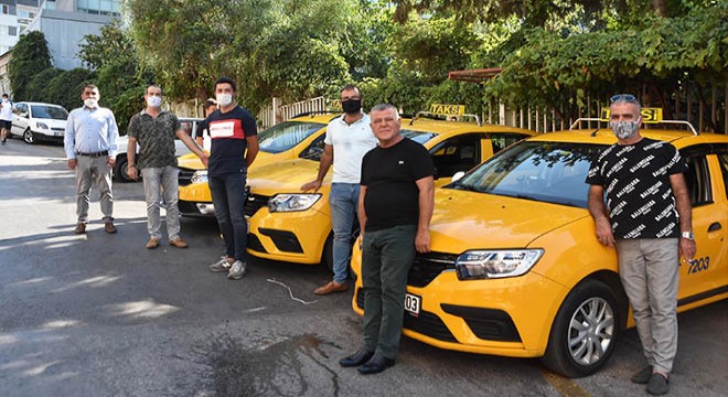 Taksicilerden  taksi çağırma sistemine  tek firma tepkisi