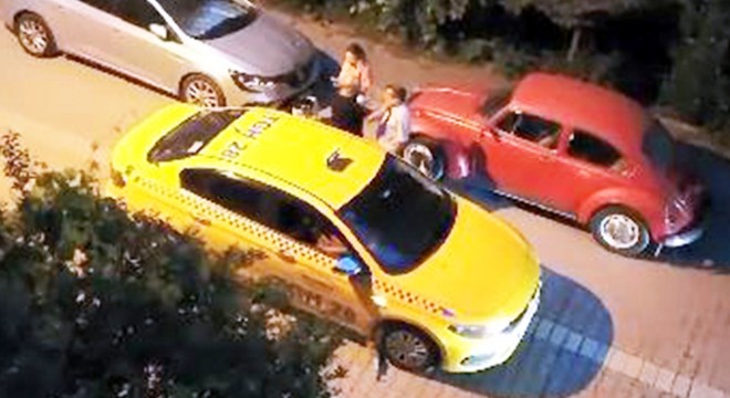 Takside kadını darbetti; tepki gösteren şoföre saldırdı