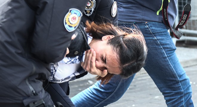 Taksim Meydanı na çıkmak isteyen 2 kişi gözaltına alındı