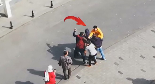 Taksim Meydanı nda  Fotoğrafımı paylaştın  kavgası