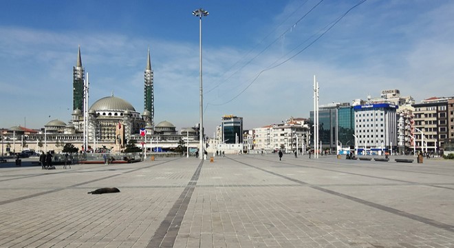 Taksim Meydanı ve İstiklal Caddesi nde sessizlik