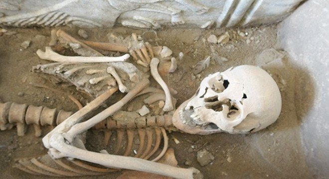 Tarihi Kadıkalesi kazılarında kadın iskeleti bulundu