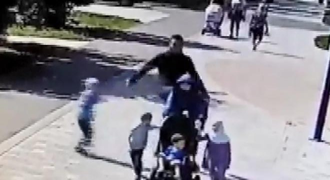 Tataristan’da başörtülü kadına saldırı kamerada