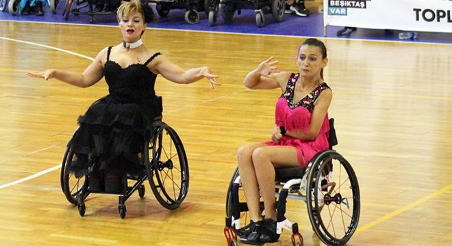 Tekerlekli Sandalye Türkiye Dans Şampiyonası Antalya da yapıldı