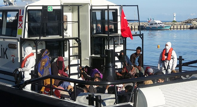 Teknede 59 kaçak göçmen yakalandı